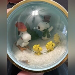 Vintage 1981 HALLMARK Panorama Ball SNOOPY and FRIENDS Christmas Ornament